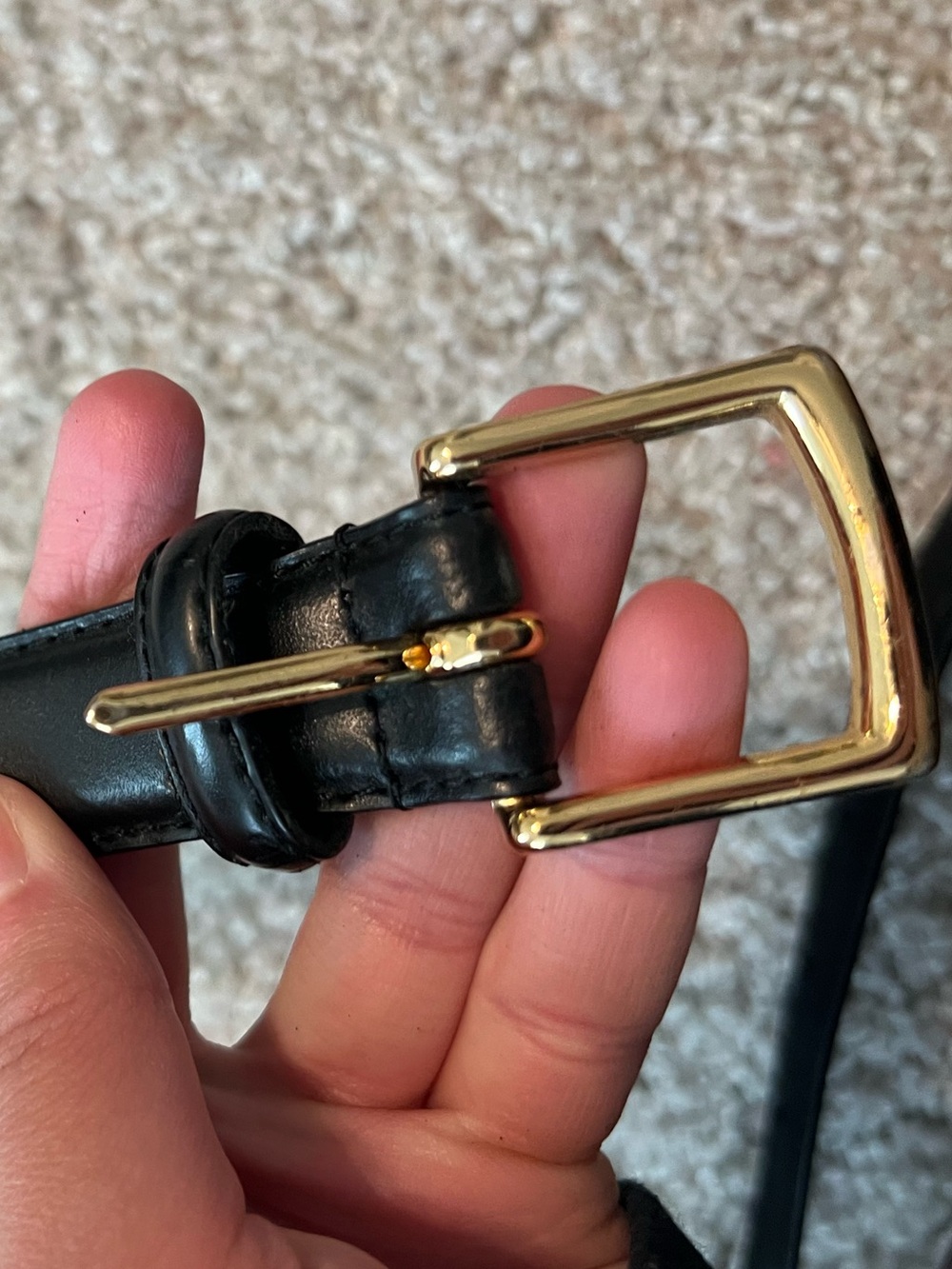 ⬛️Boy size 26, black genuine leather gold buckled belt, preowned⬛️ - Picture 4 of 5